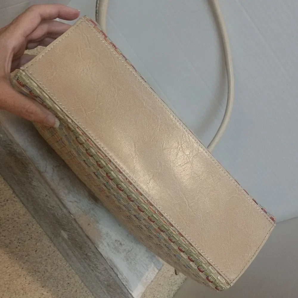 New LIZ Beige Weaved Purse